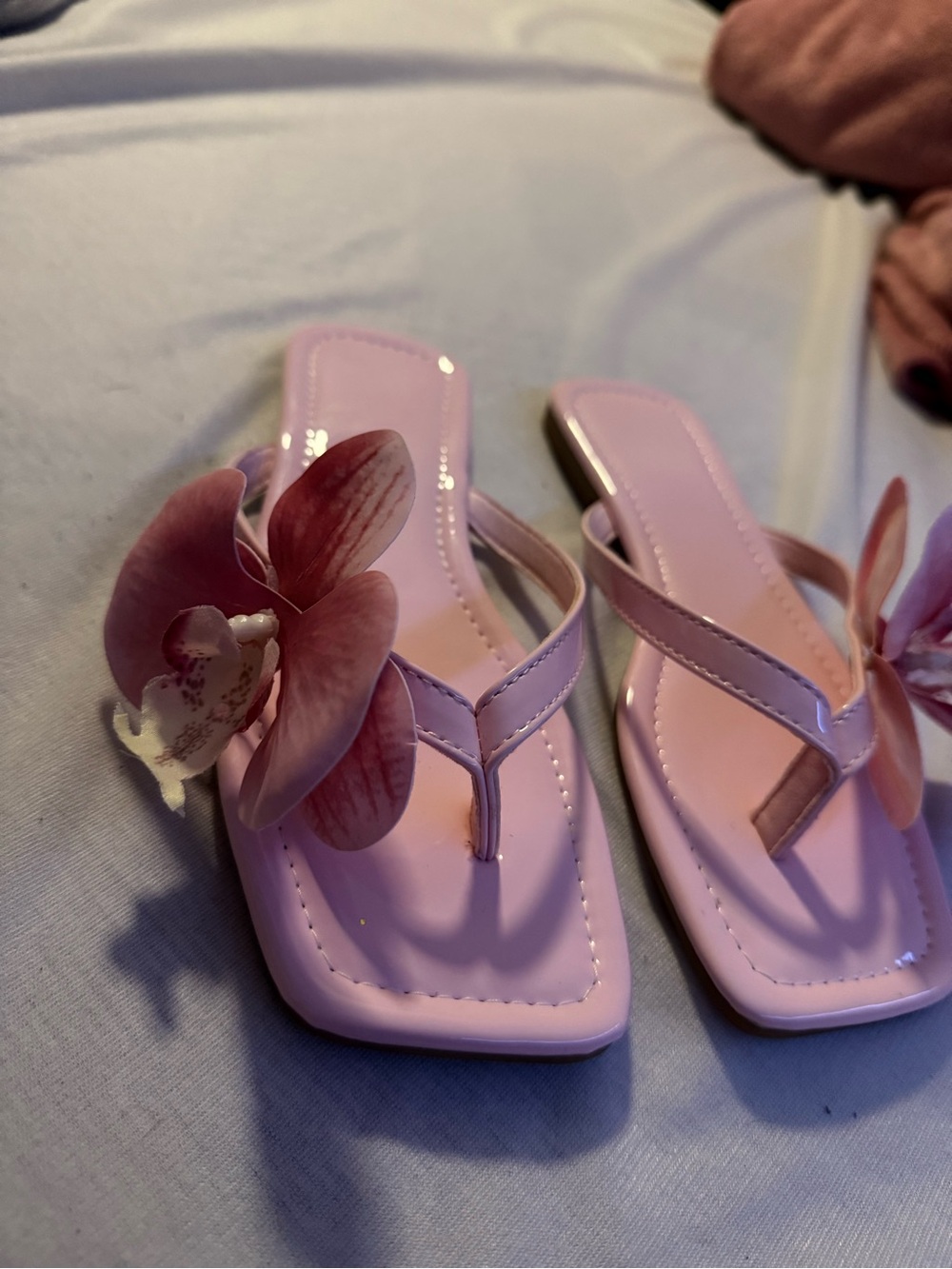 Ladies Pink Floral Thong Sandals with Decorative Orchid Accent